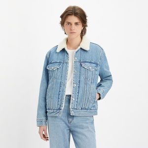 Levi’s EX-BOYFRIEND SHERPA TRUCKER JACKET
